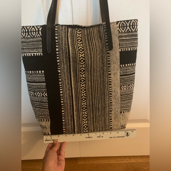 Lucky brand woven tote with matching pouch black and white - Picture 9 of 9